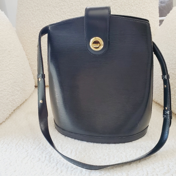 Black Epi Louis Vuitton Purse - Picture 1 of 17